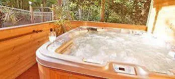 Rainforest Ranch Byfield Resort