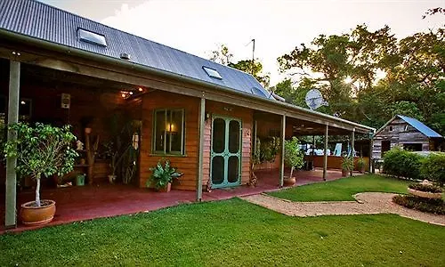 **** Resort Rainforest Ranch Byfield Australia
