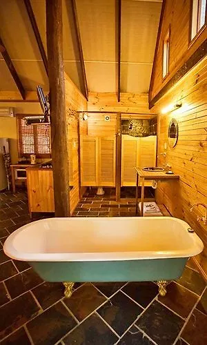 Rainforest Ranch Byfield Resort